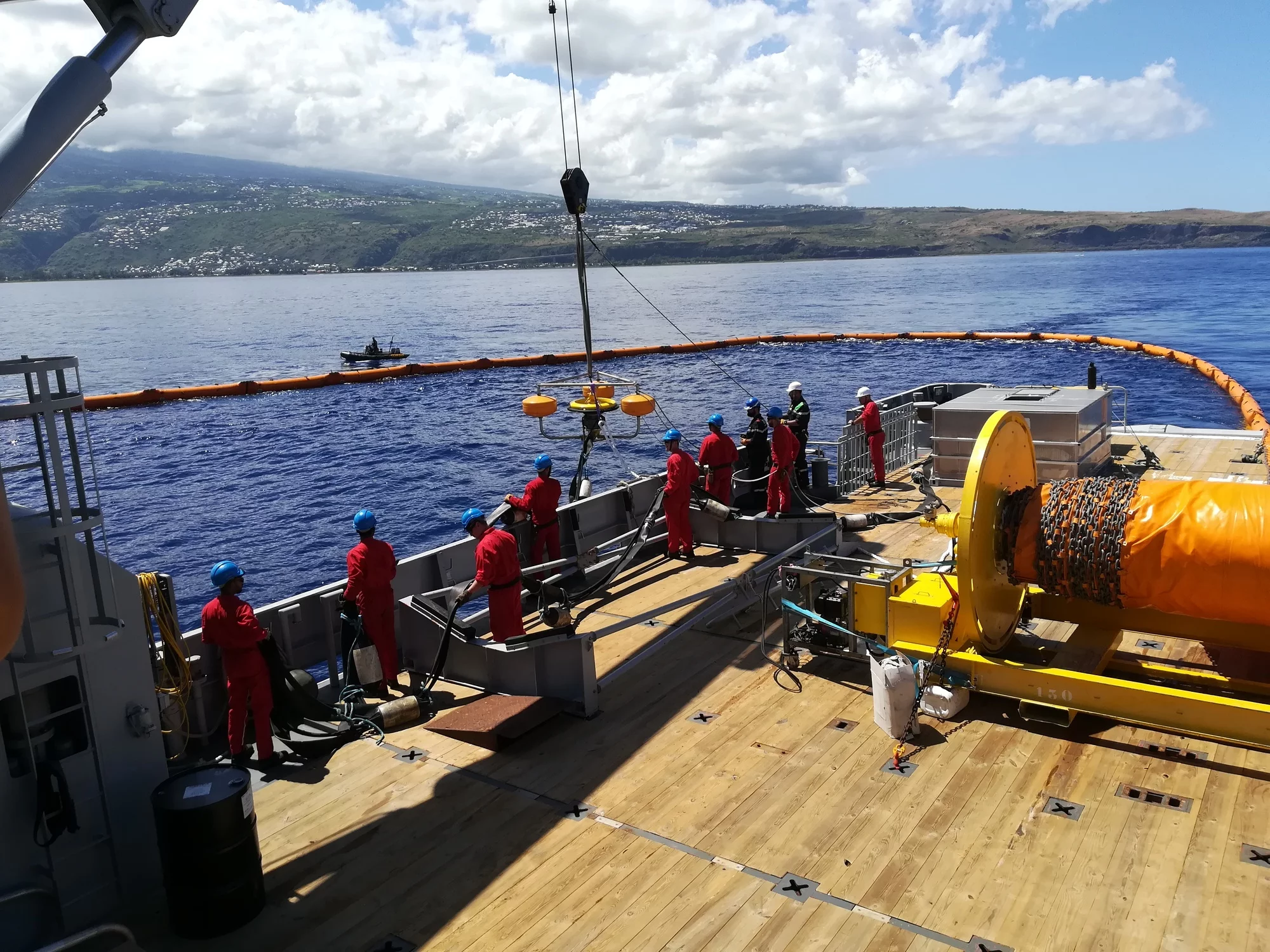 Le B2M Champlain participe à un exercice de lutte anti-pollution