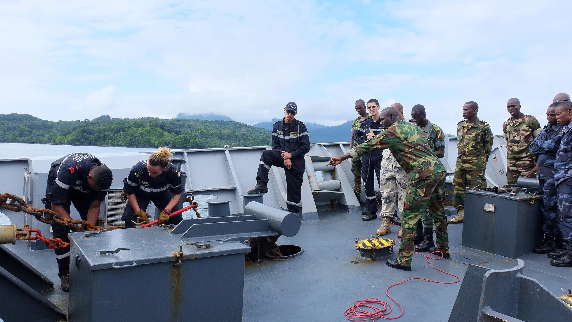 Prise de mouillage à bord de la frégate Germinal