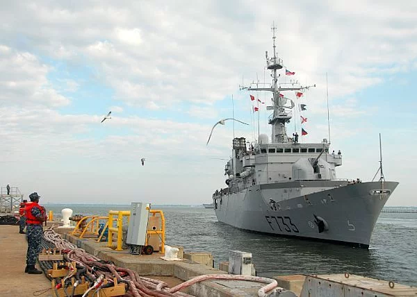 La frégate Ventôse se prépare à accoster à Norfolk