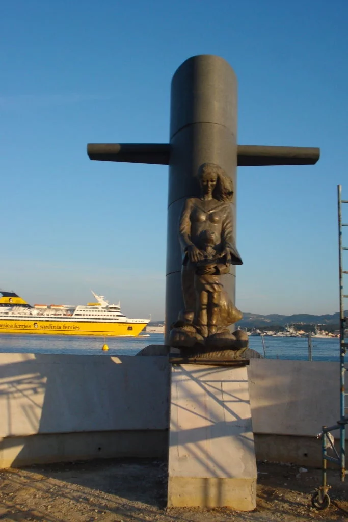 Monument dédié à la mémoire des Sous-Mariniers