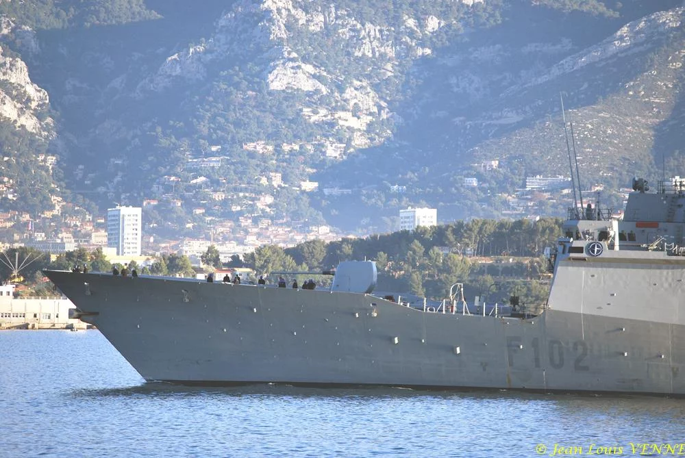 La frégate anti-aérienne espagnole ALMIRANTE DON JUAN DE BORBON