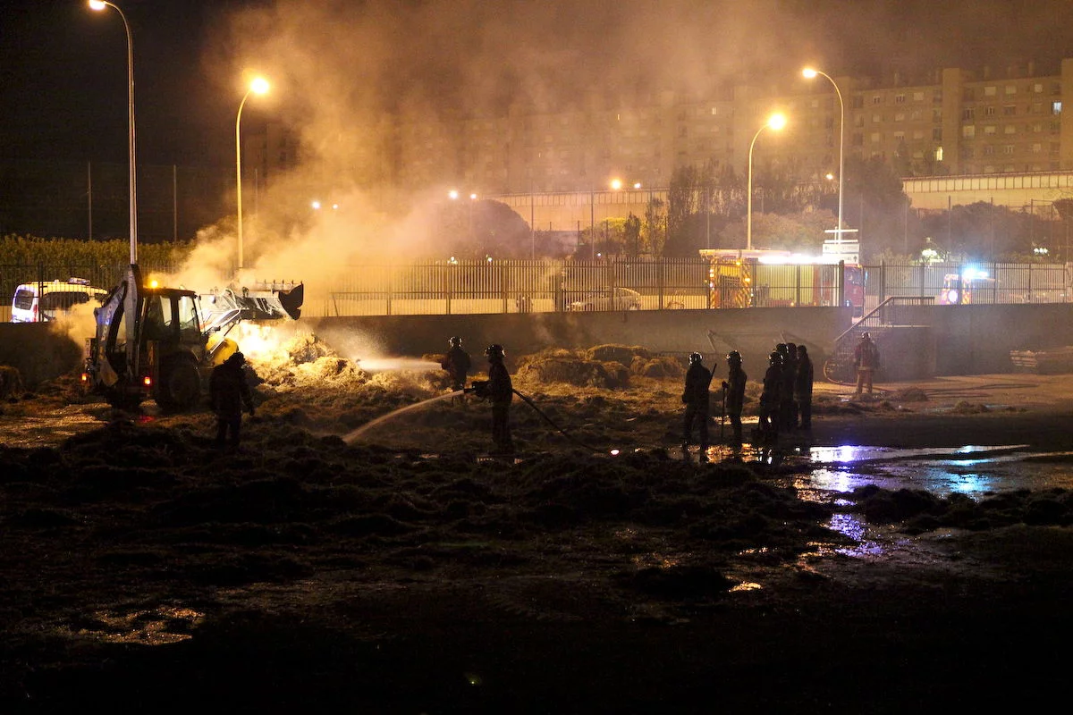 Incendie de bottes de paille à Marseille