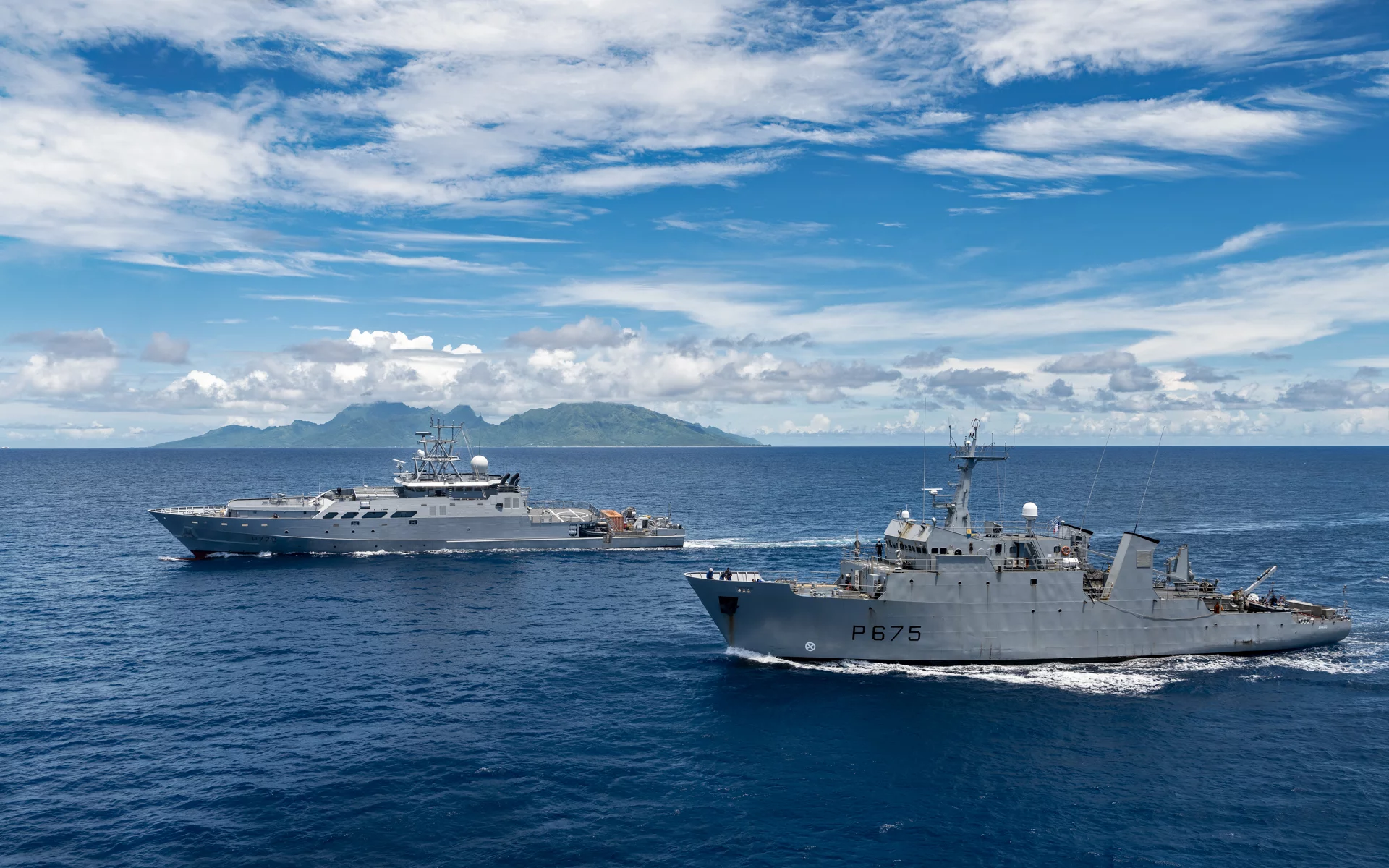 Les patrouilleurs Arago et Auguste Bénébig