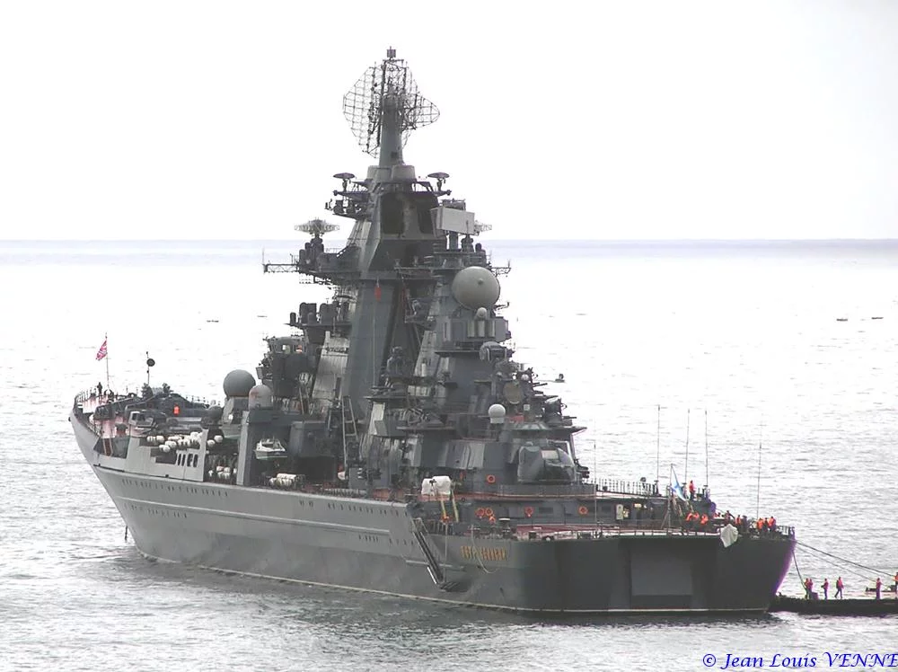 Le croiseur nucléaire russe Pierre le Grand à Toulon