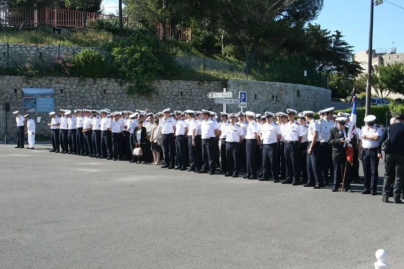 Le personnel de l'escadrille des sous-marins nucléaires d'attaque