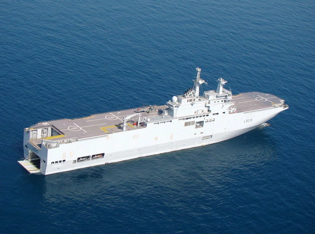 Le BPC Dixmude vu d’avion