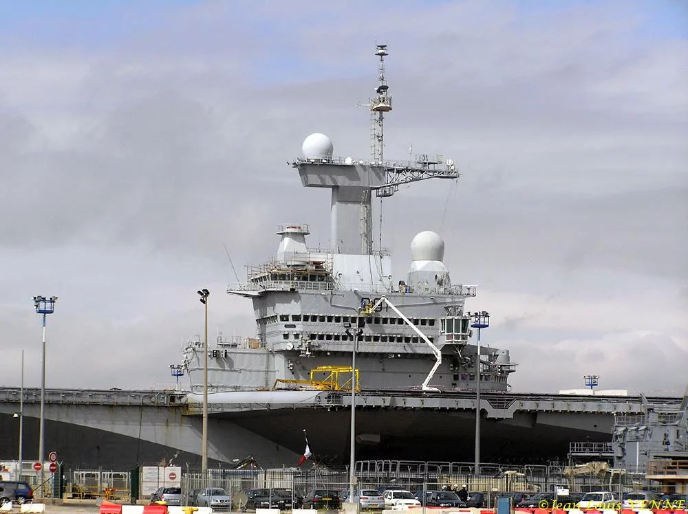 Peinture de lâ€™Ã®lot/passerelle du Charles de Gaulle