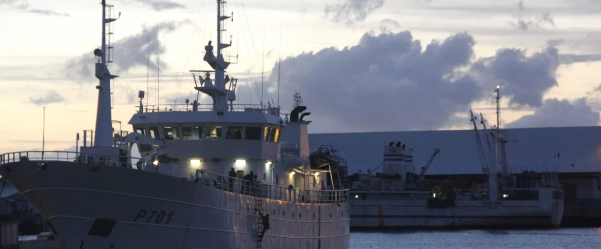 Le patrouilleur Le Malin au port