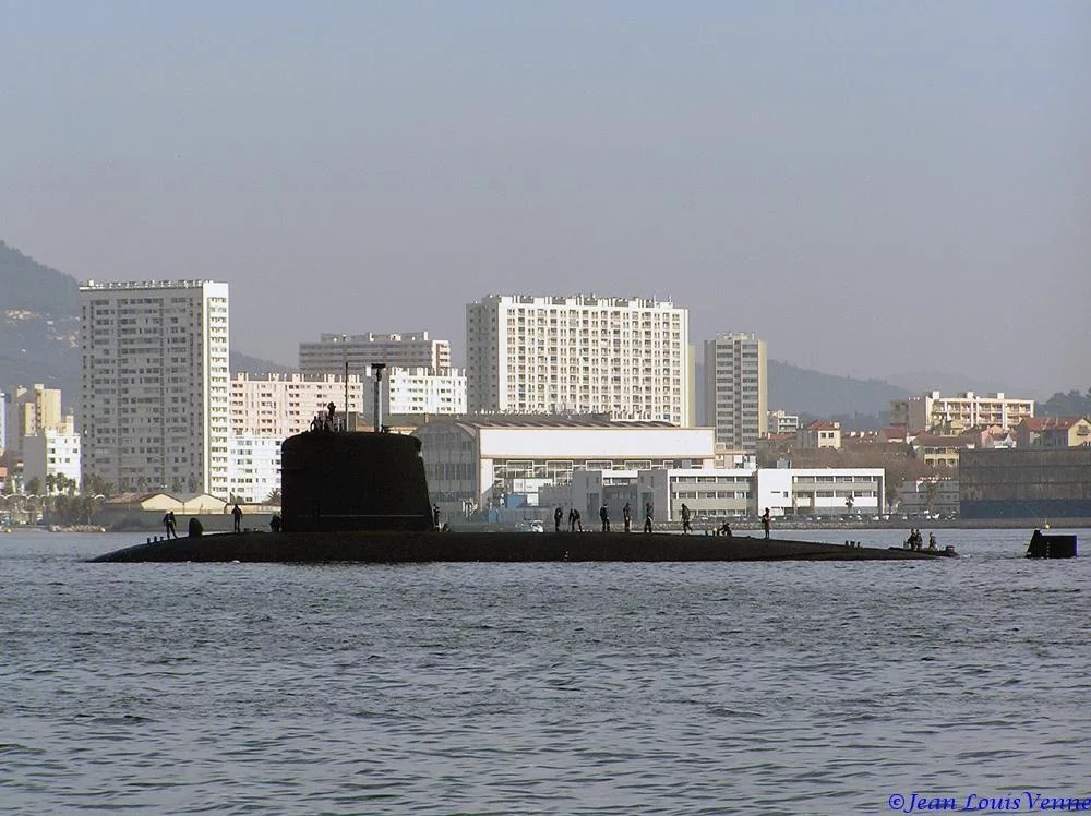 Un SNA arrive Ã  Toulon