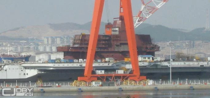 Le porte-avions chinois Varyag