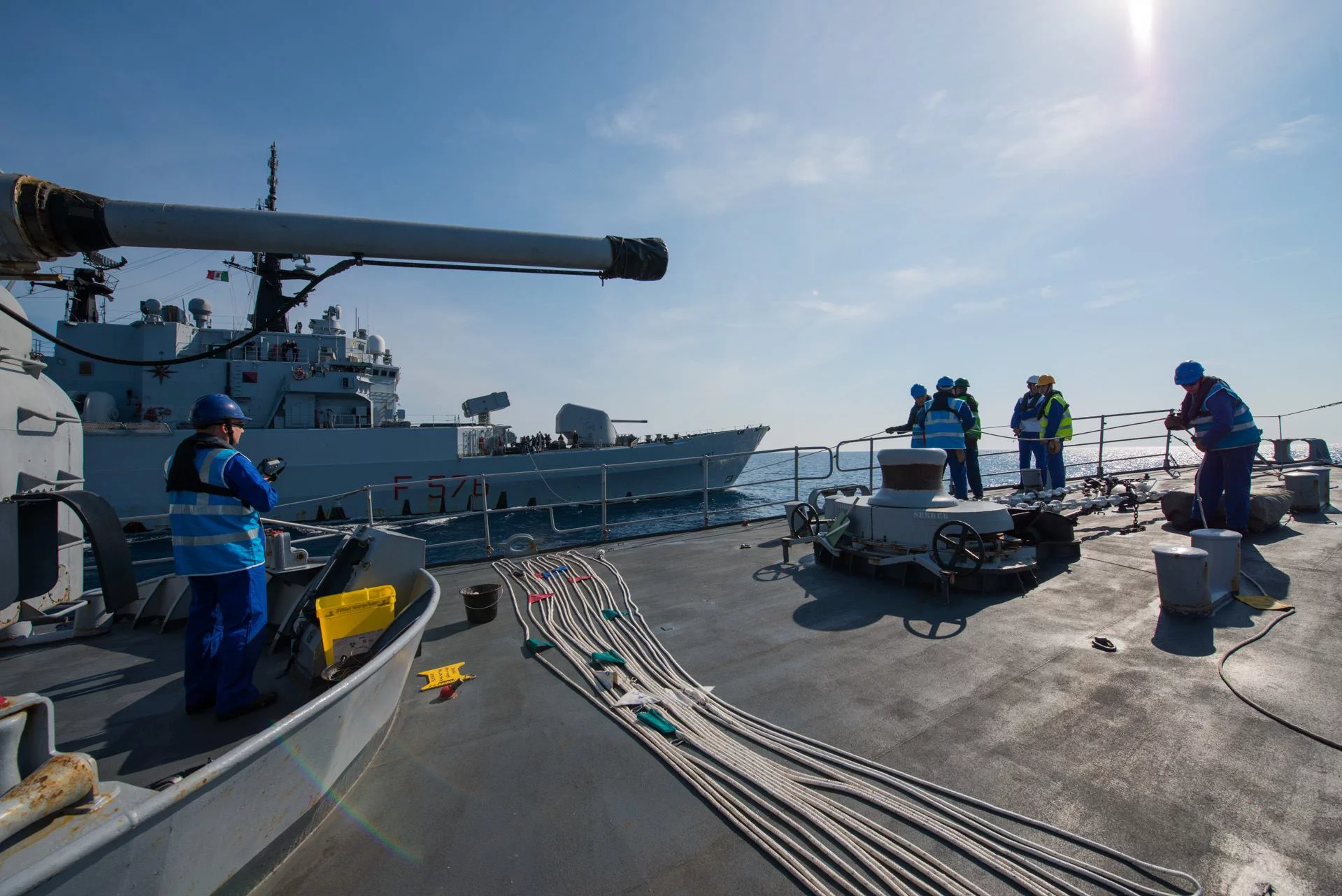 Entraînement à la mer entre la frégate italienne « Espero » et l’aviso « Commandant Birot »