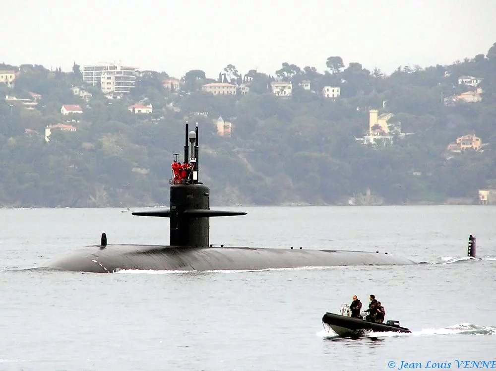 Un SNA américain arrive dans le port de Toulon