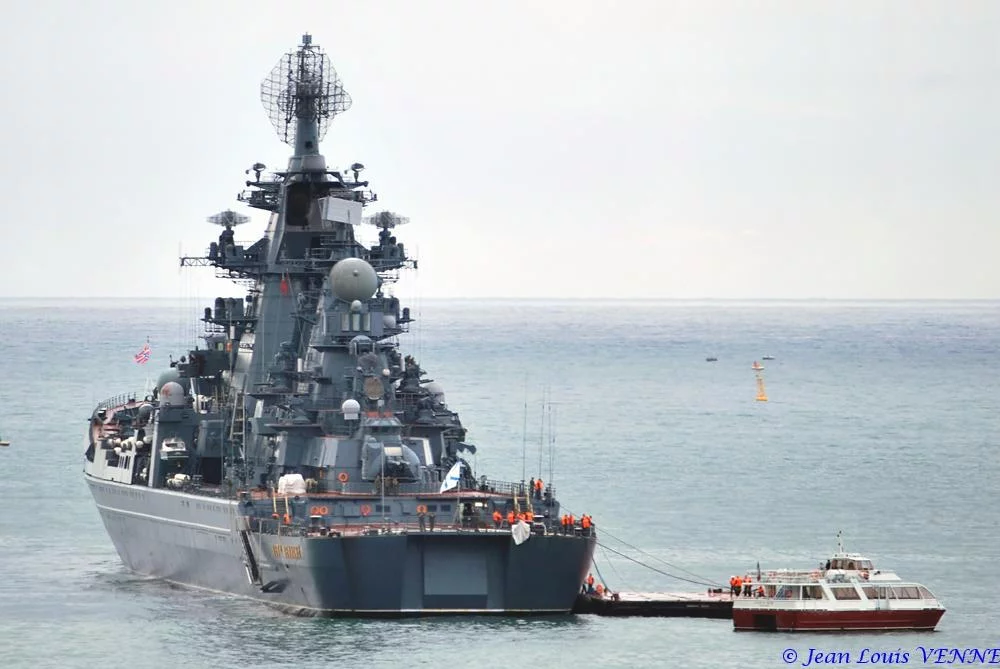 Le croiseur nucléaire russe Pierre le Grand à Toulon