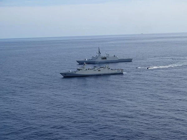 L'Aconit et la frégate marocaine Sultan Moulay Ismaïl