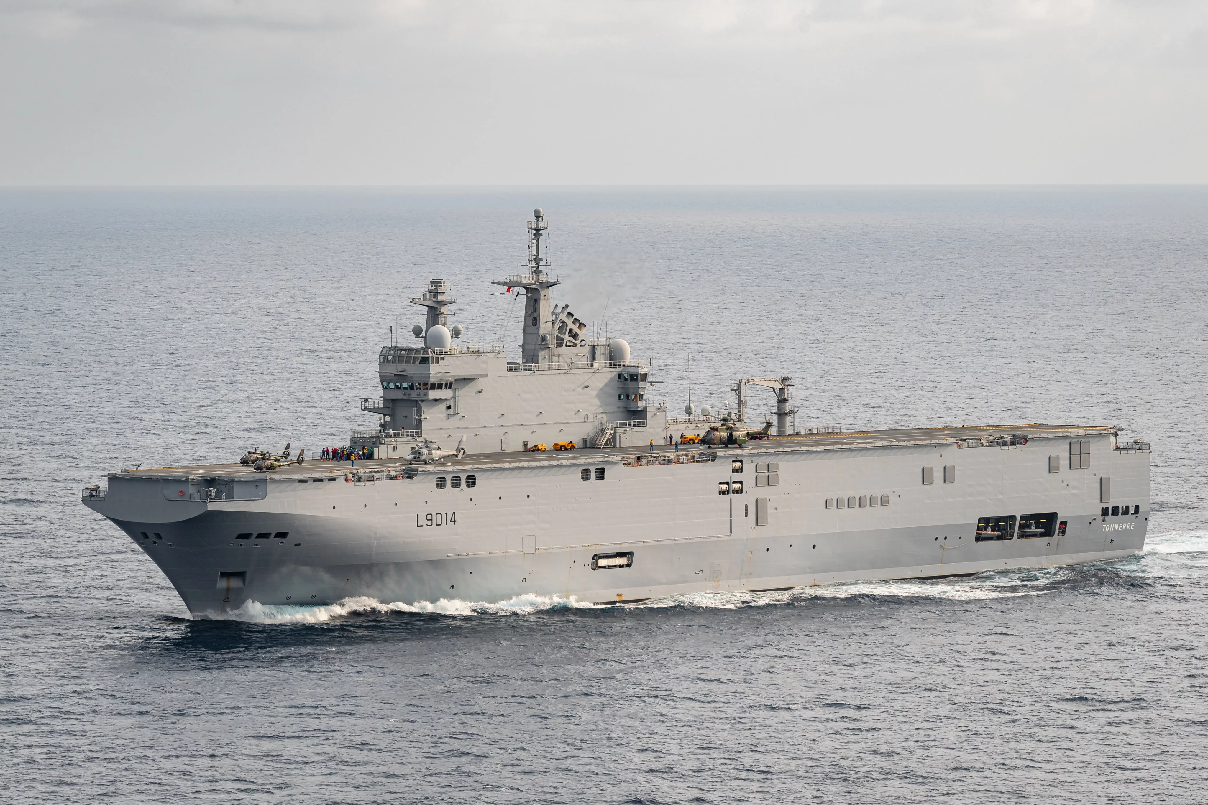 Le porte-hélicoptères Tonnerre