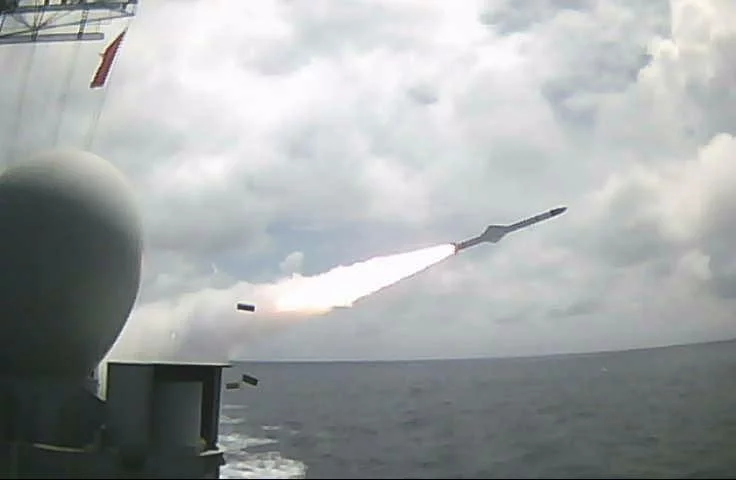 Tir d'un missile MM40