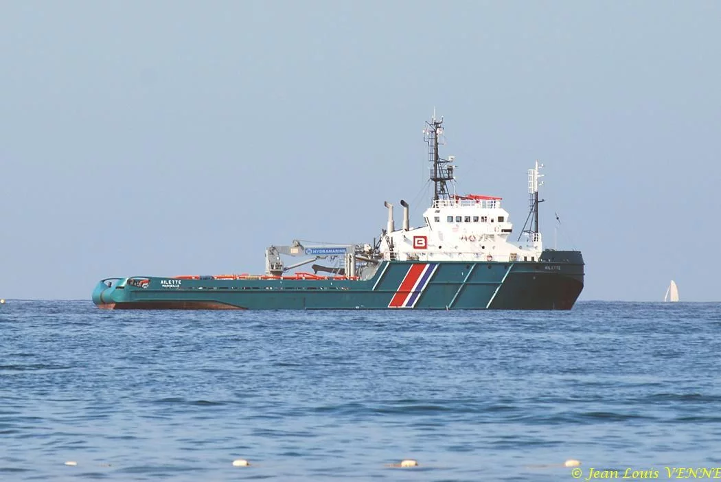 L'Ailette se tient au large en cas de besoin