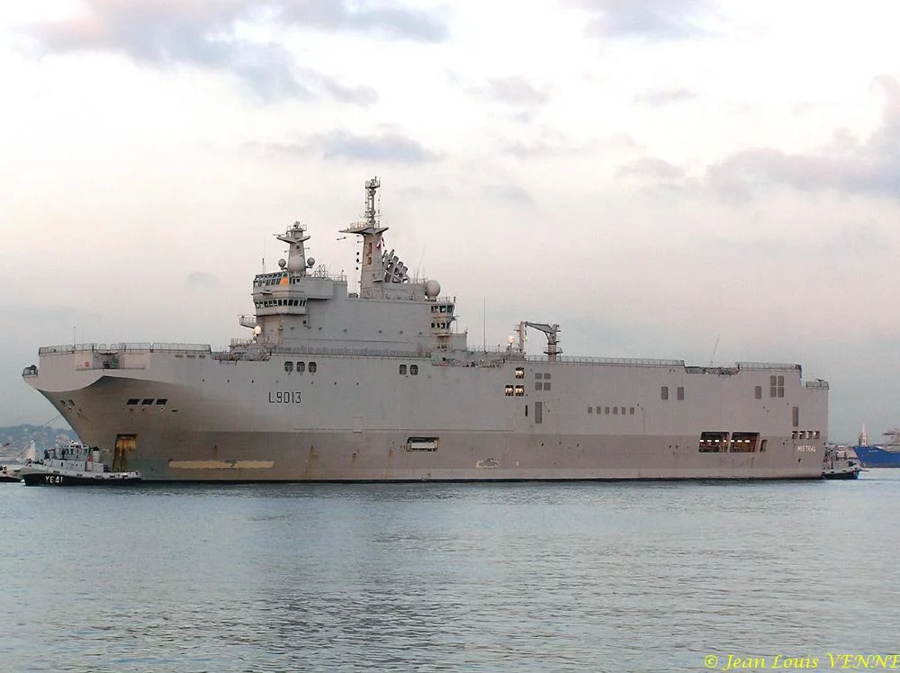 Retour du Mistral après la Journée de Présentation de la Marine