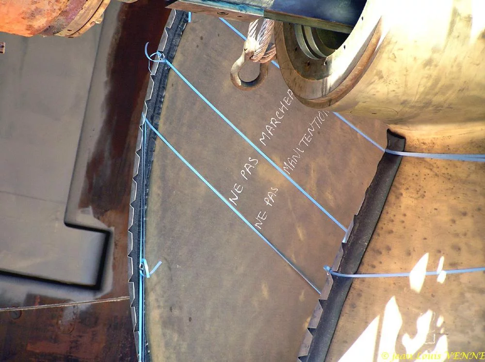 La seconde hélice du porte-avions