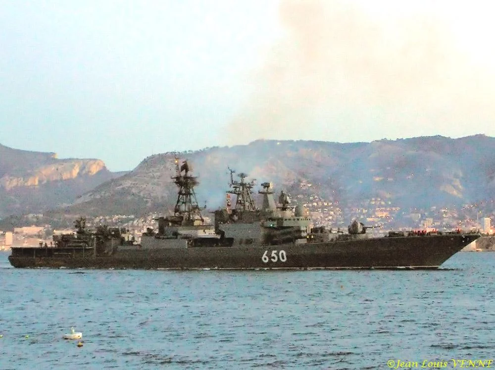 Départ du destroyer russe Admiral Chabanenko