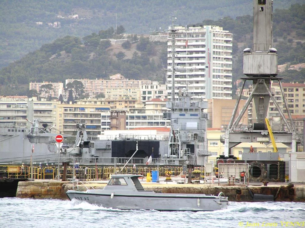 L'Ouragan est entré en cale sèche