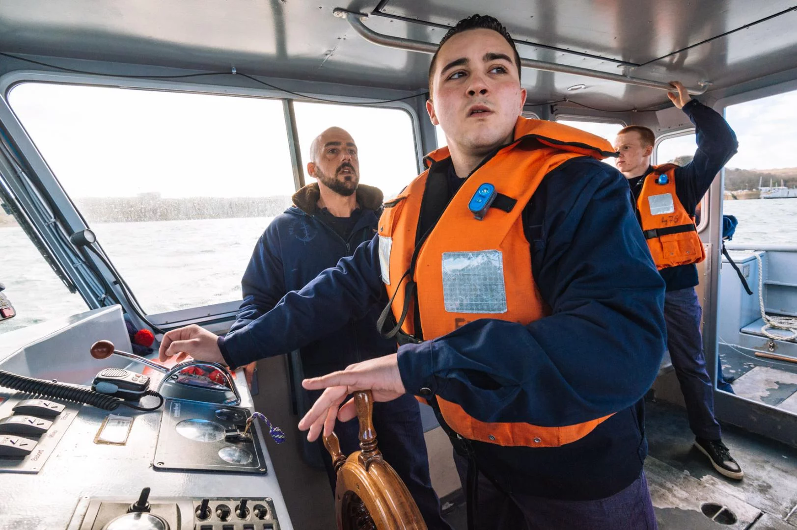 Formation pratique à la manoeuvre d'une embarcation pour un stagiaire de PMM