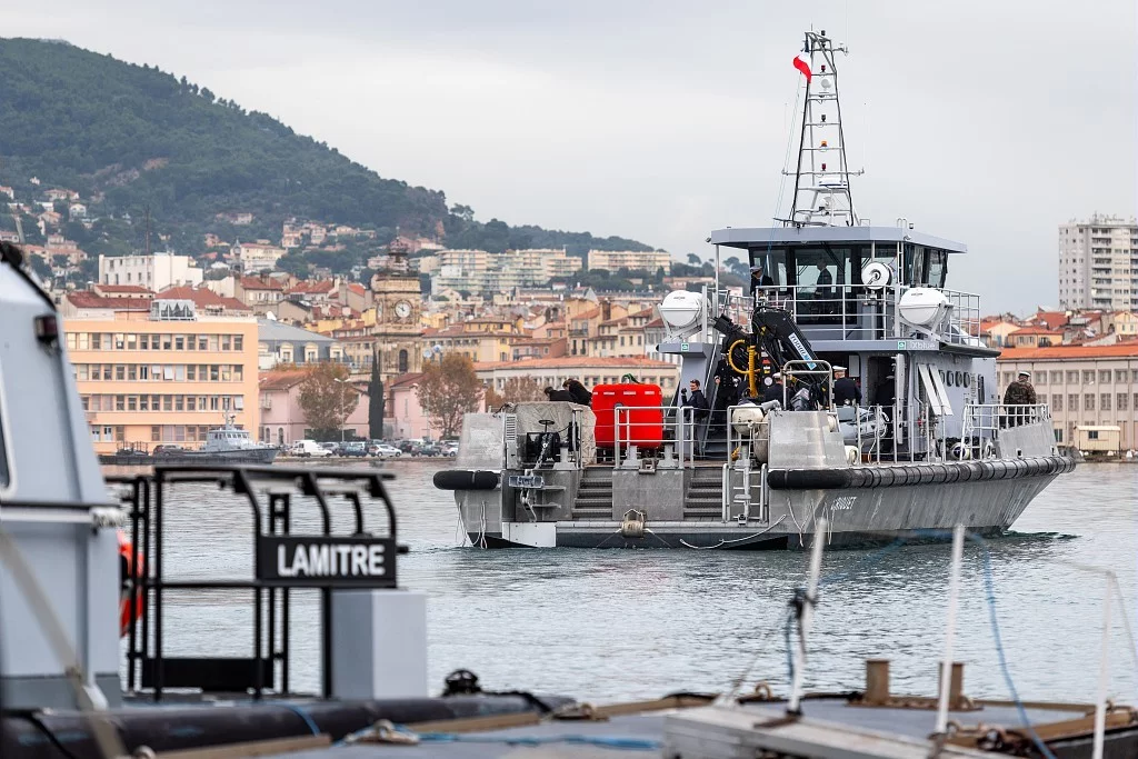 Le chaland multi-missions Criquet