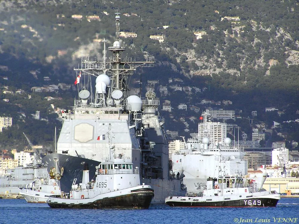 Le San Jacinto arrive Ã  Toulon