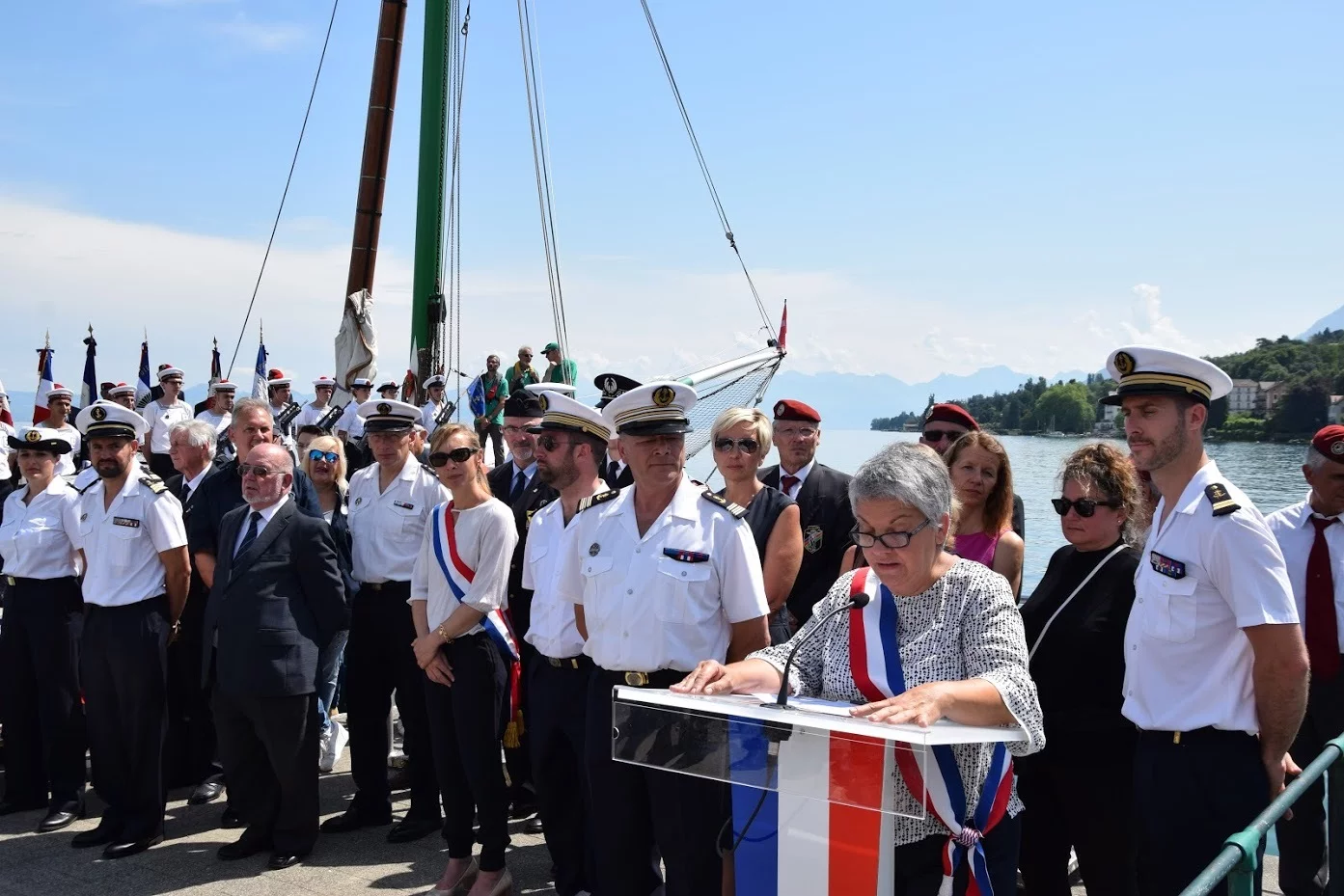 Un élu prononce un discours