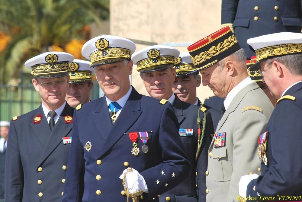 L'amiral Tandonnet salue les invités