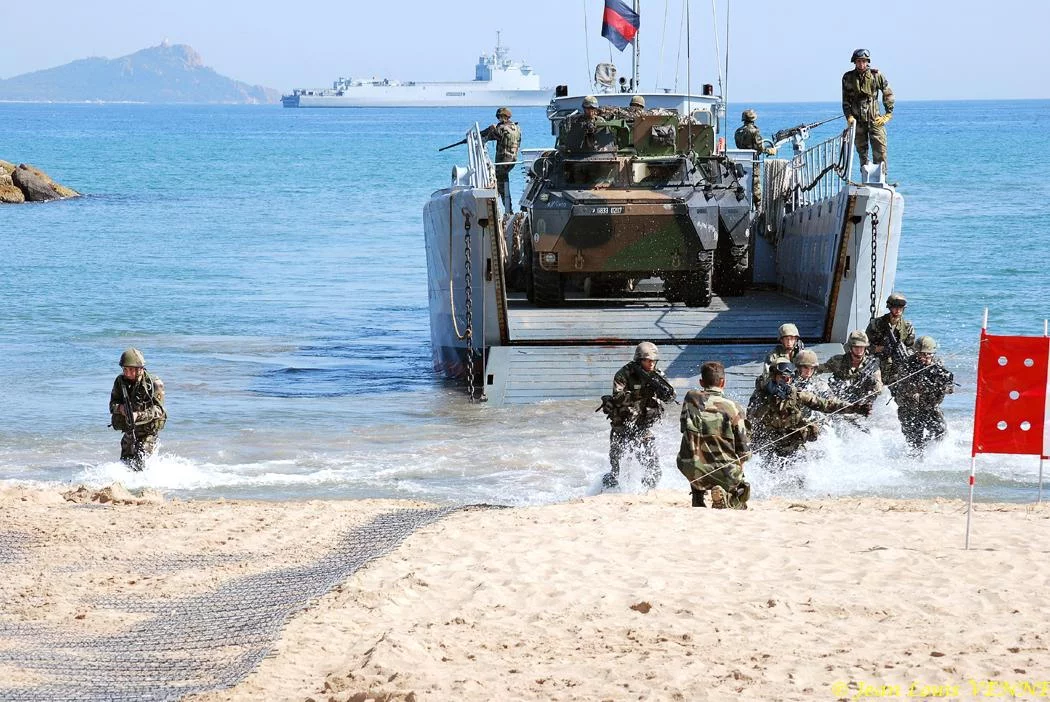 Les fantassins se dispersent