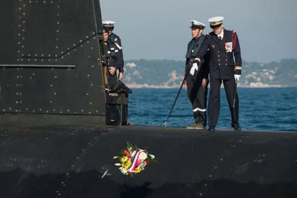 Immersion des cendres du dernier survivant du Casabianca
