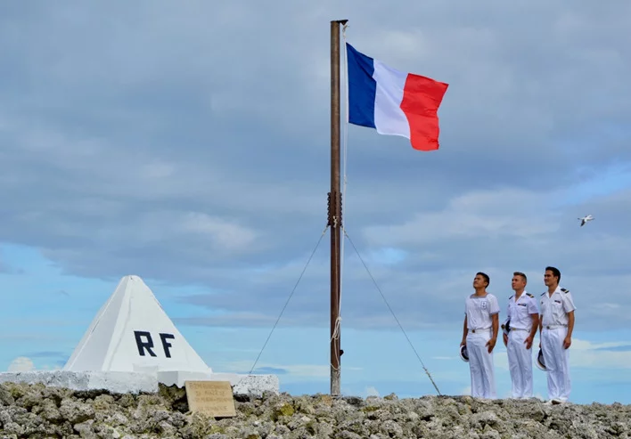 Cérémonie des couleurs sur l'île de Clipperton