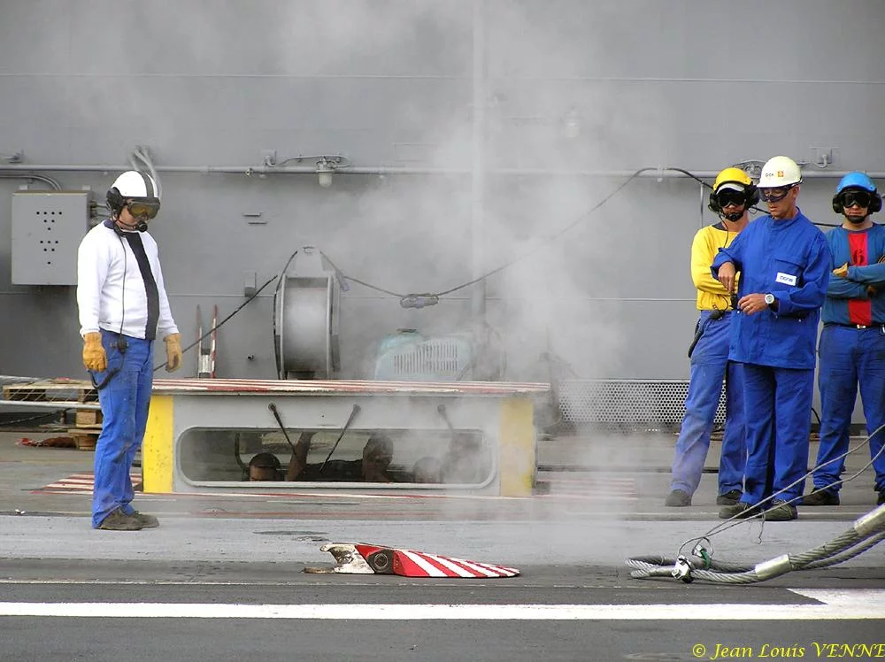 Essais des catapultes du Charles de Gaulle