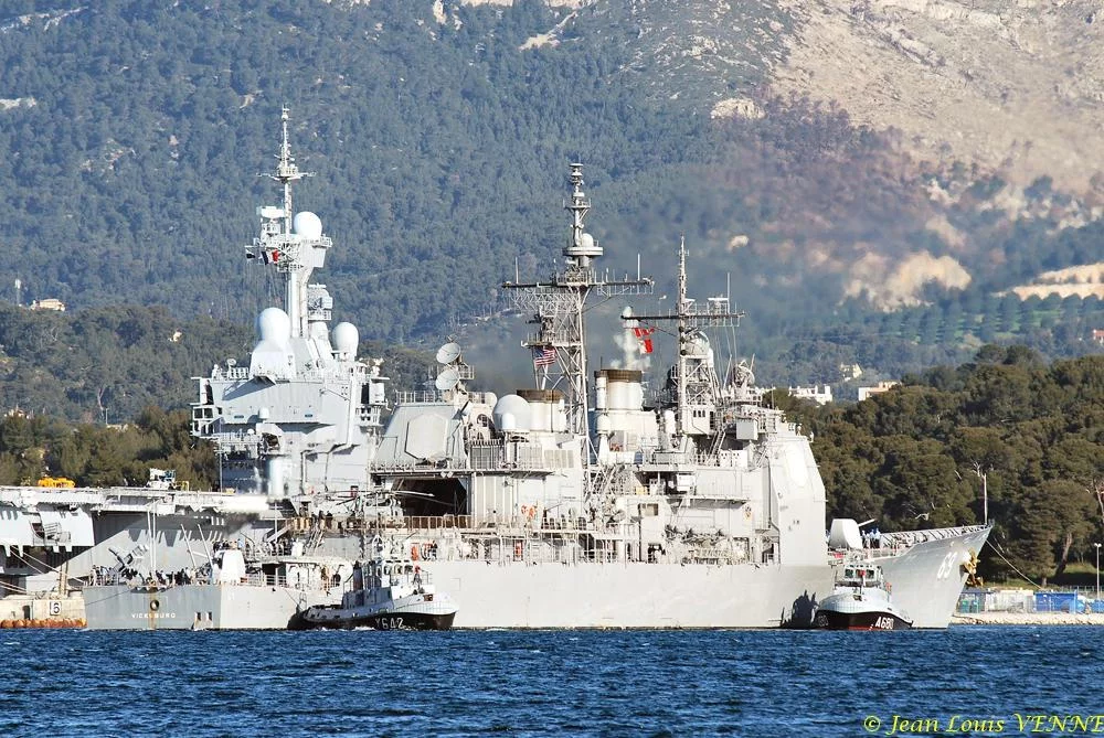 Le croiseur Vicksburg quitte Toulon
