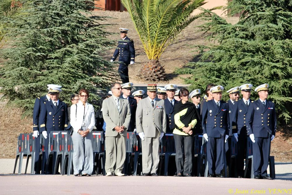 Présentation aux drapeaux du CIN Saint-Mandrier 