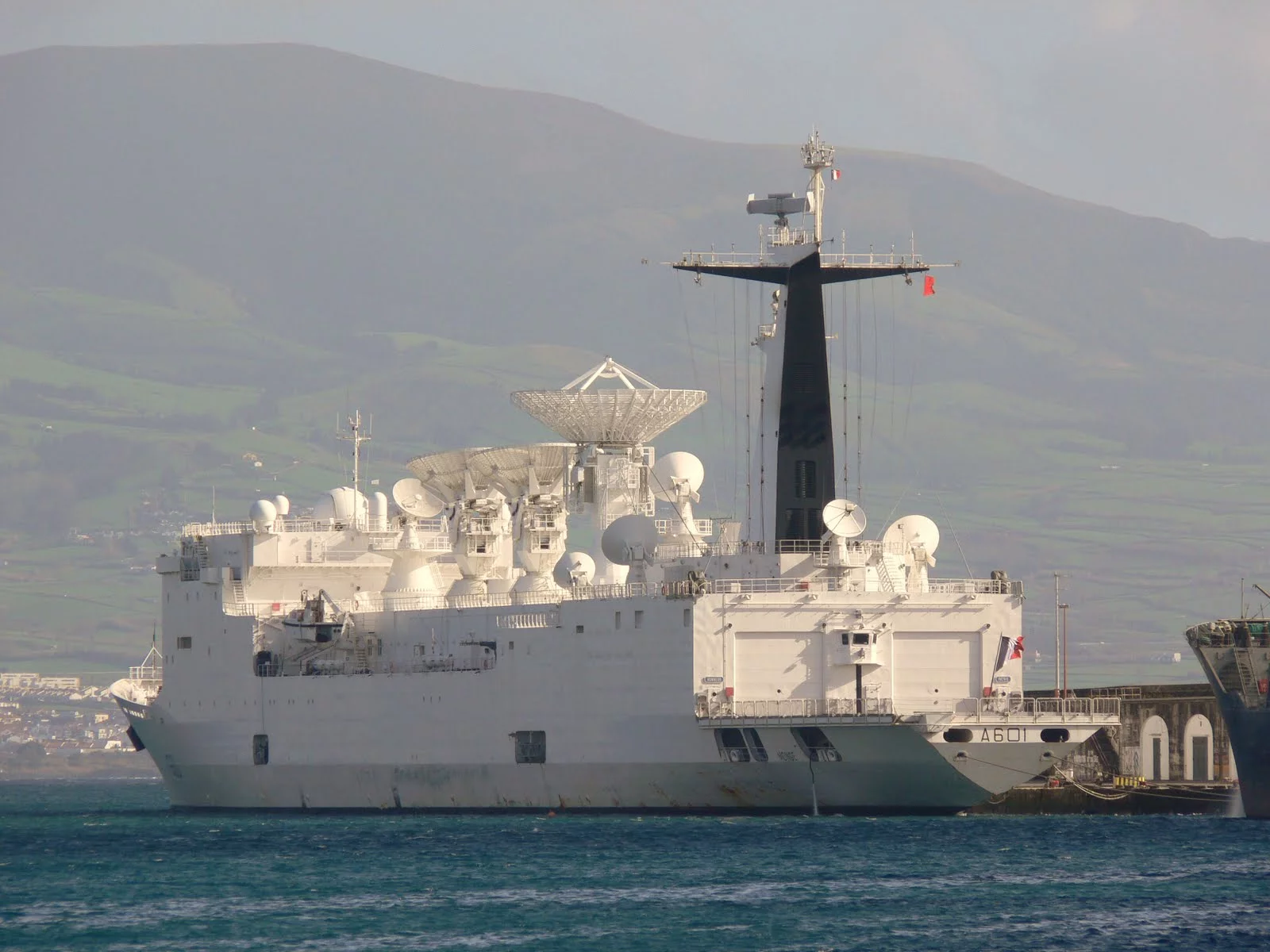 Le Bâtiment d’Essais et de Mesure Monge en escale aux Açores