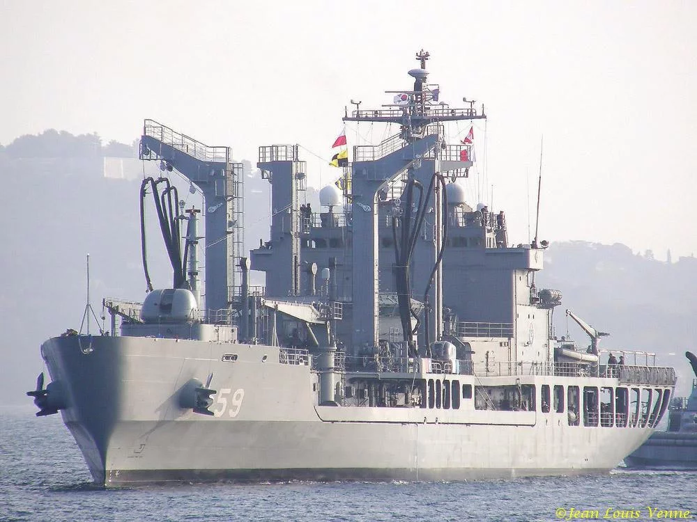 Le pétrolier-ravitailleur HWACHEON