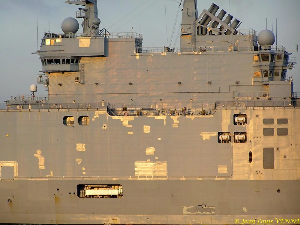 Le Mistral entre au bassin