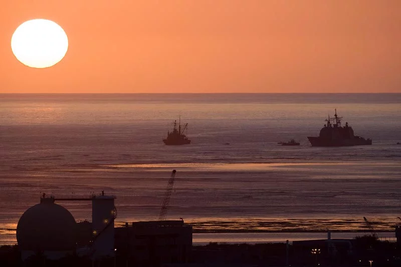 Le croiseur Port Royal, échoué au large de l'aéroport d'Honolulu