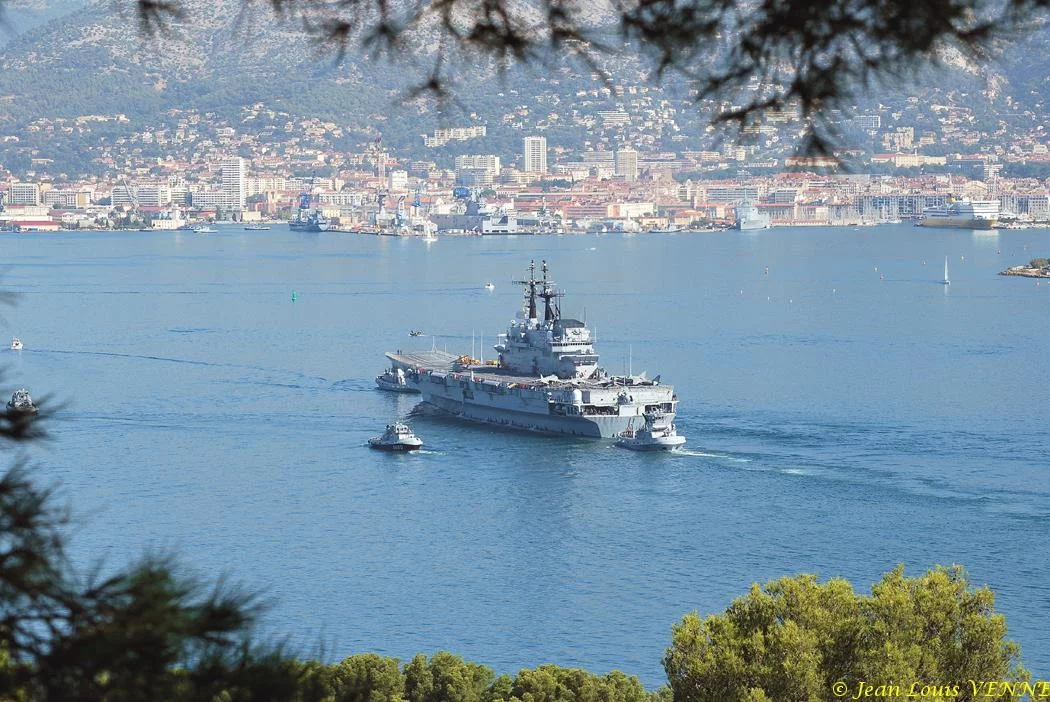 Porte-avions italien Garibaldi