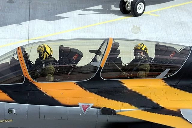Cockpit d'un Rafale avec le motif 