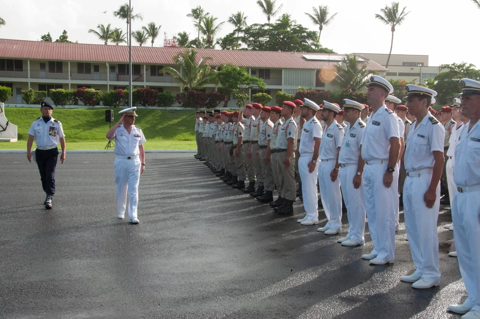 Cérémonie de prise de fonctions du contre-amiral Hausermann