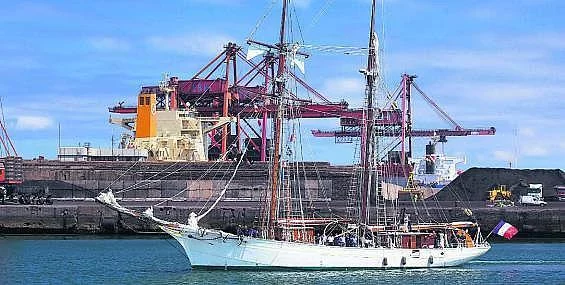 La Belle-Poule fait escale à Gijon