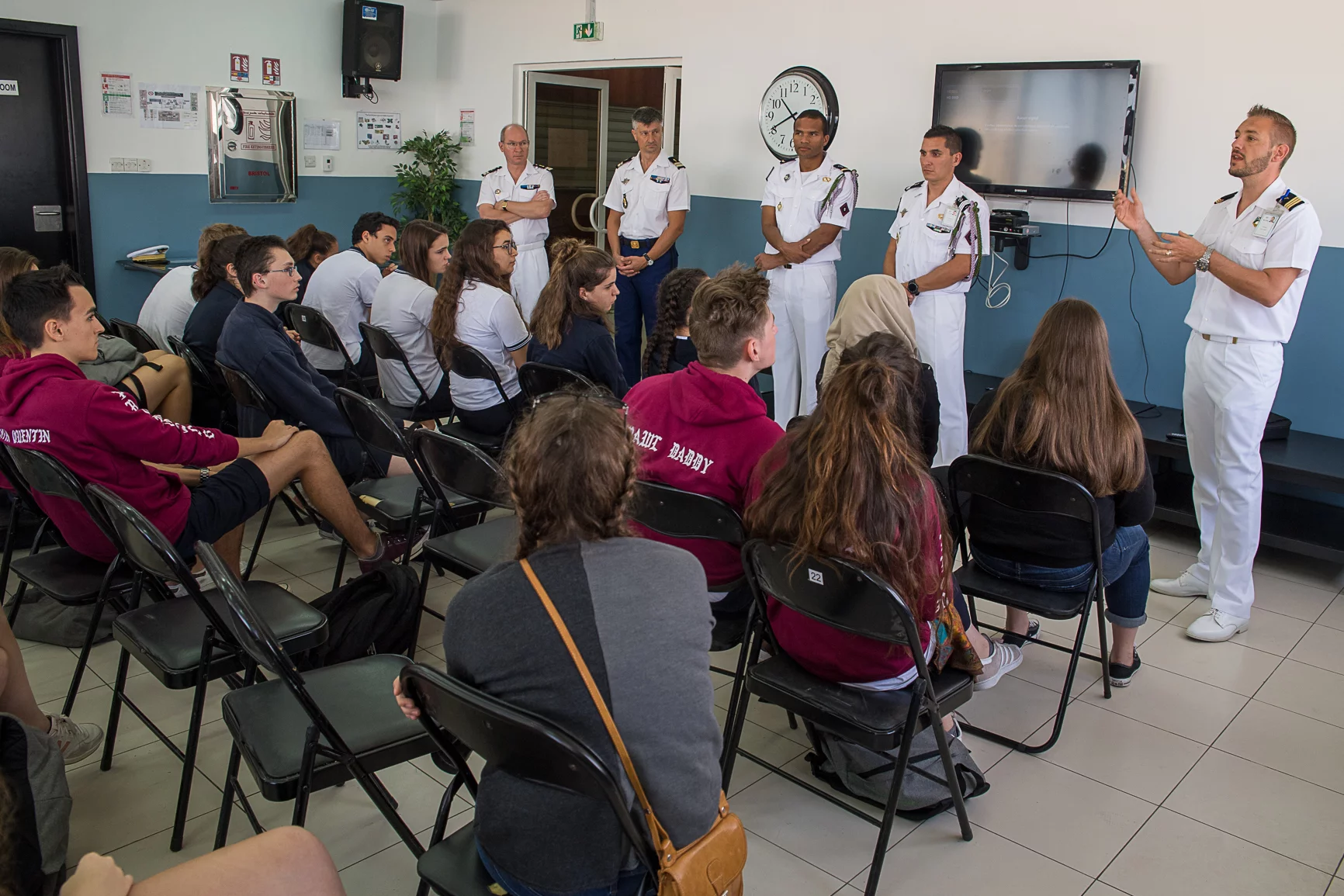Journée défense et citoyenneté à la base navale française des Emirats arabes unis