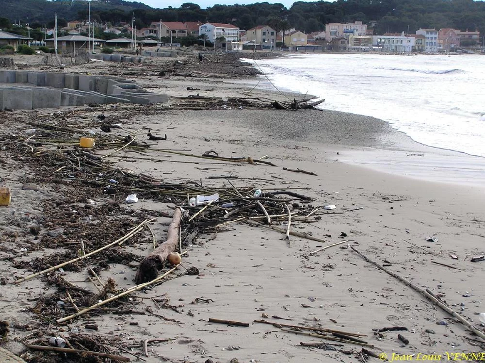La plage des Sablettes après la tempête