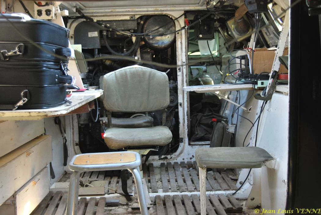 Intérieur d'un véhicule de l'armée de terre