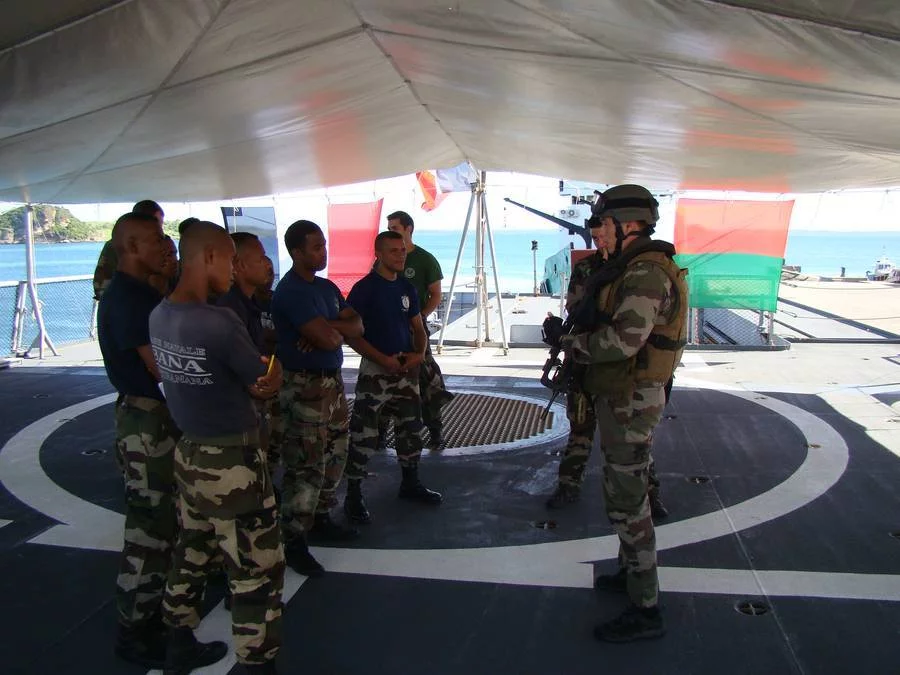 Le patrouilleur hauturier l’Adroit effectue une relâche opérationnelle à Antsiranana