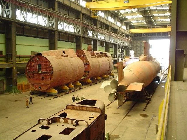 La coque inachevée du sous-marin argentin Santa Fe