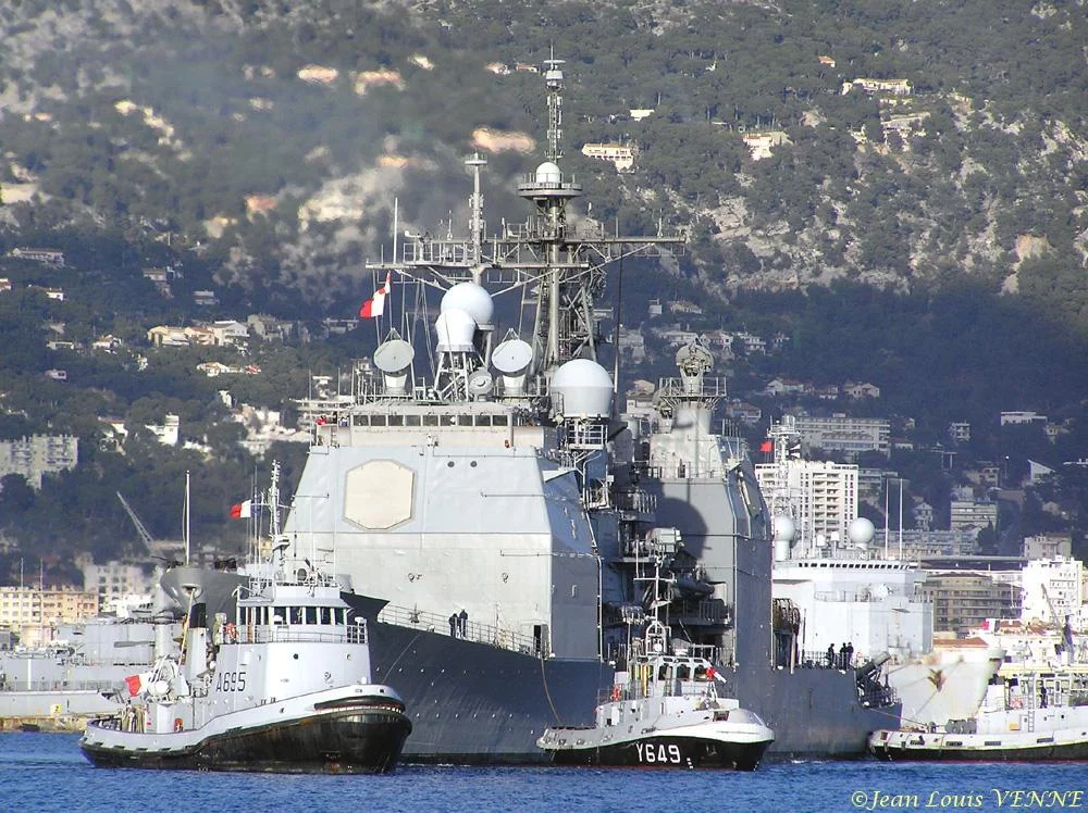 Le San Jacinto arrive Ã  Toulon